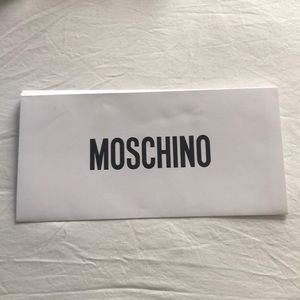✉️ Moschino gift pouch